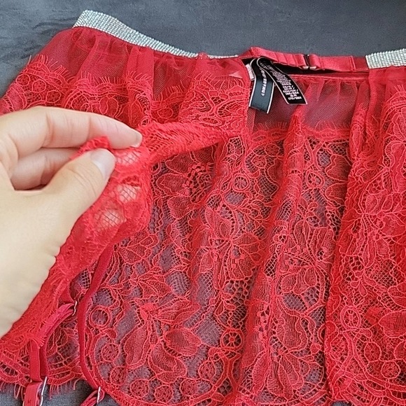Victoria's secret skirt - Picture 3 of 8